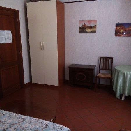 Alexander Bed And Breakfast Ciampino Luaran gambar